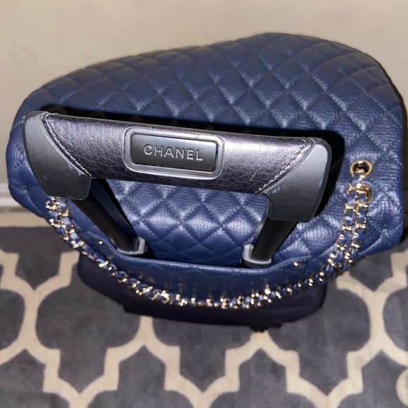 Chanel XL airline flap purse - Picture 3 of 5